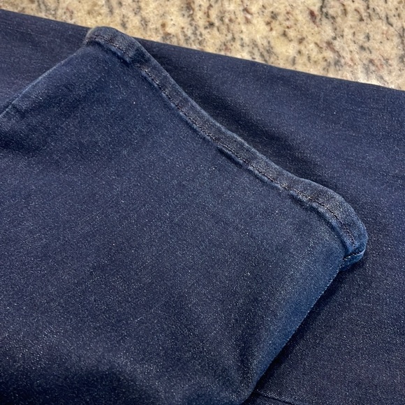 7 For All Mankind Kimmie Bootcut size 29 X 34. Dark denim. Zip front. See notes! - Picture 8 of 14